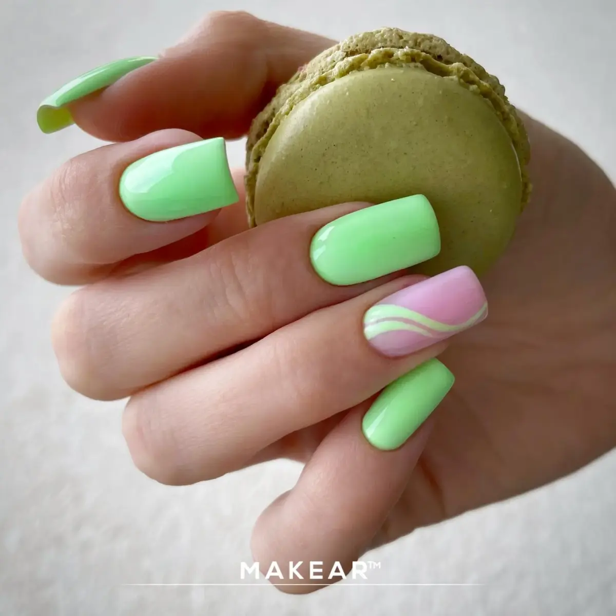 DG01 Green Dream - Lakier hybrydowy Makear